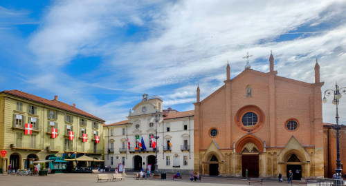 Tempesta politica ad Asti: il doppio ruolo tra Comune e Banca